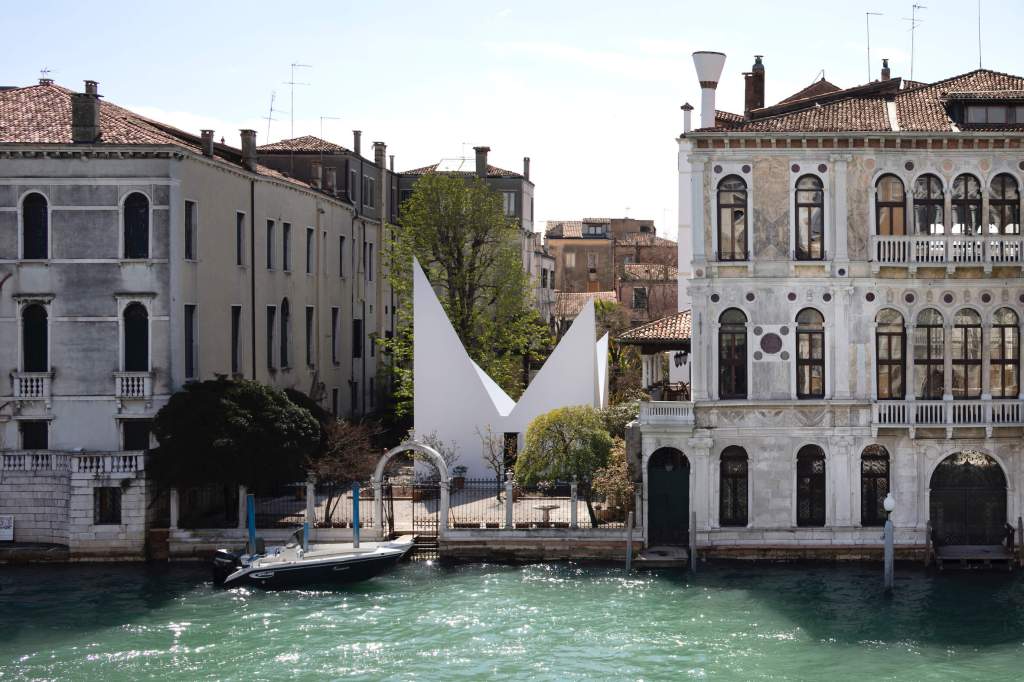 The image shows the Hanji House as part of the exhibition 'Chung Kwang Young: Times Reimagined' at Palazzo Contarini Polignac, Venice 2022.